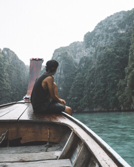 Bãi biển Phú Quốc trong xanh và đầy nắng